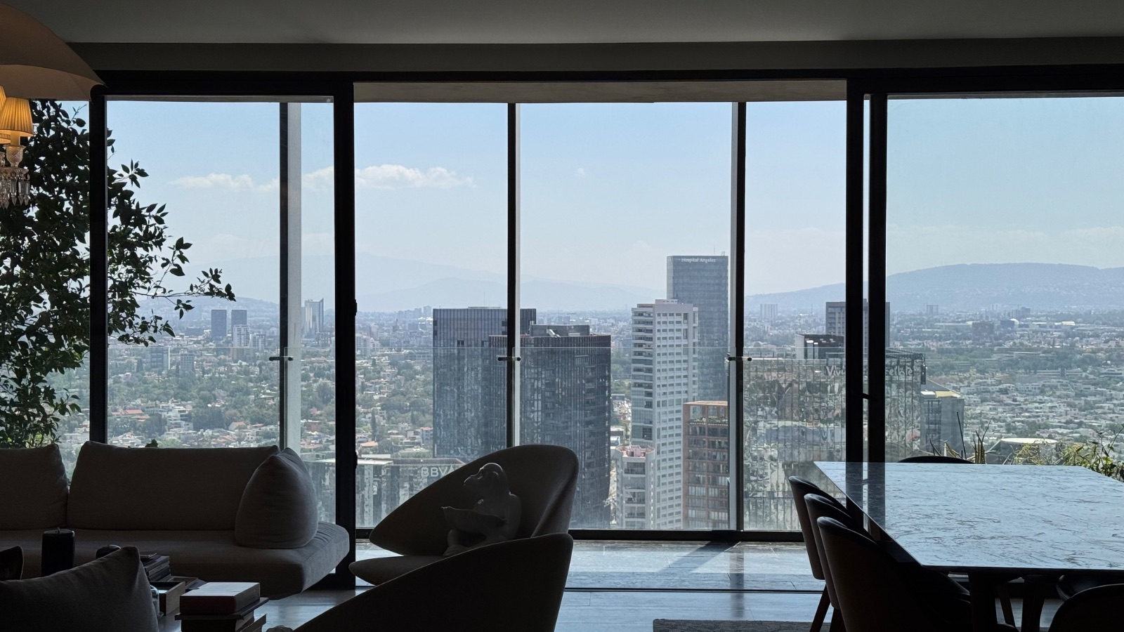 Departamento Hyatt piso 38 con 3 recámaras y 252m2 Torre Andares 5065 en Andares