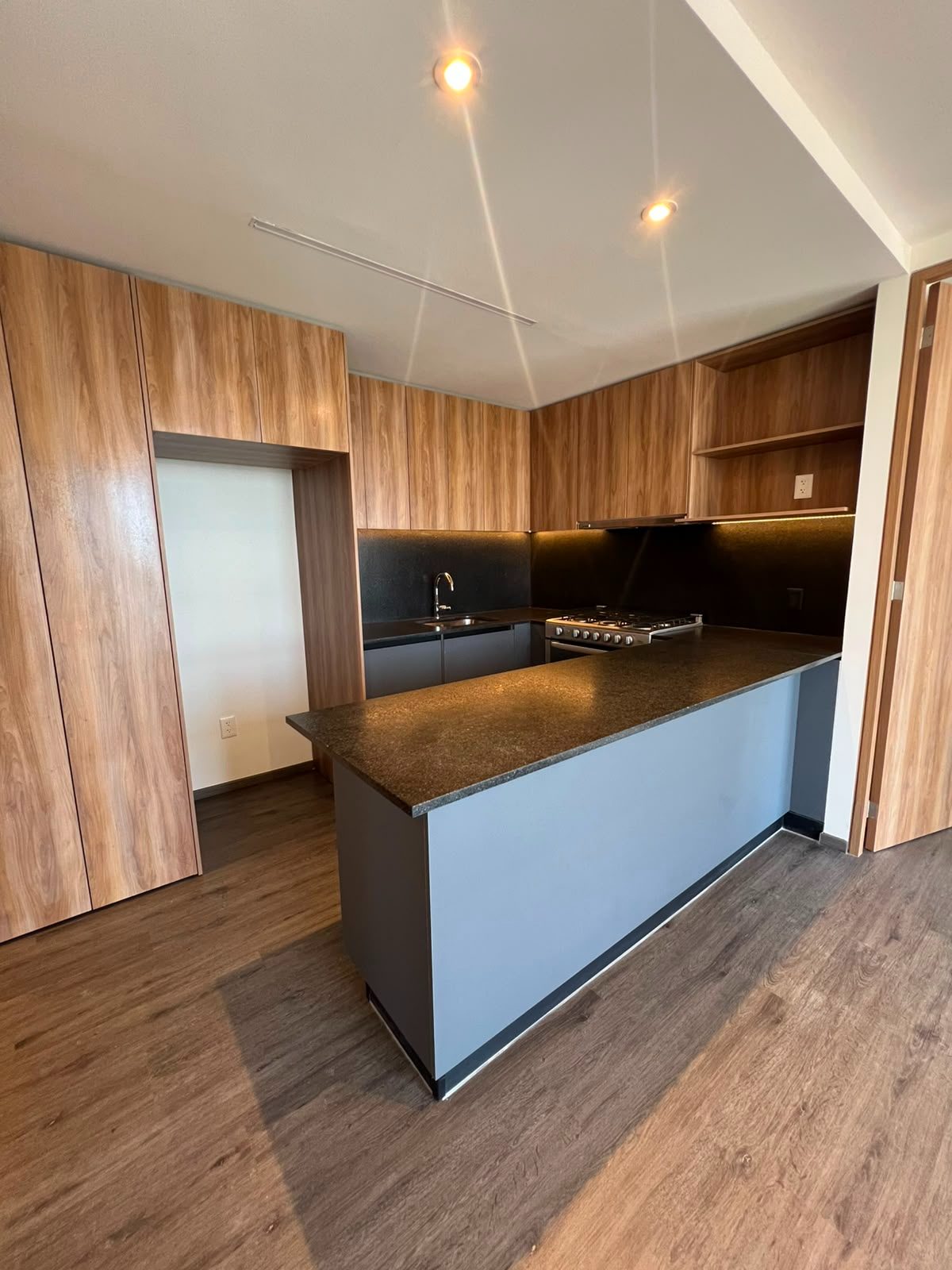 Departamento en renta Zona Real de 2 recamaras en Entrebosques 58.62m2 en Zona Real