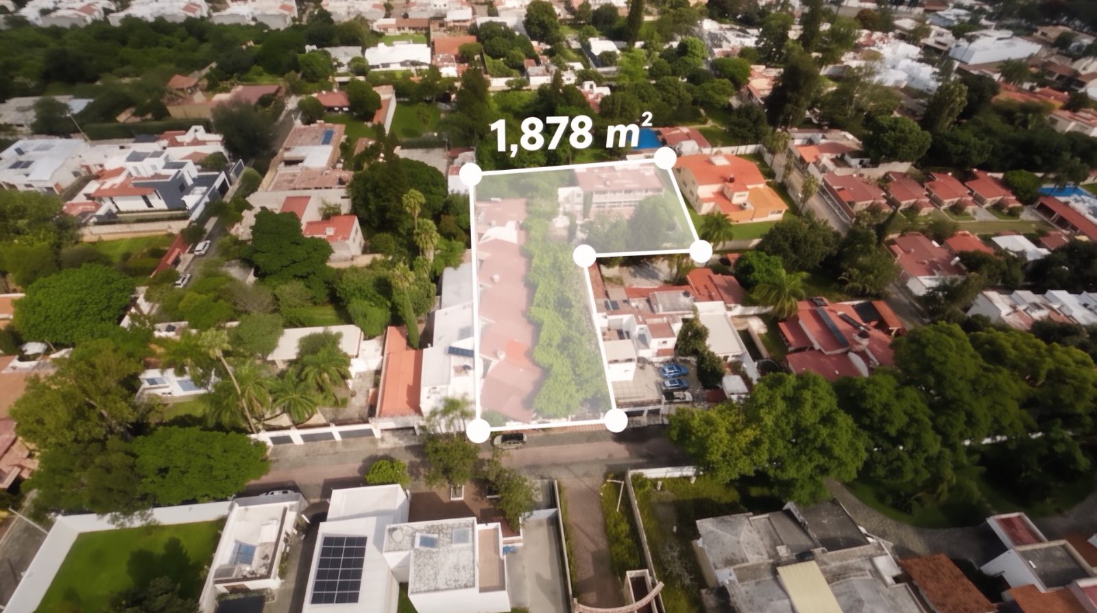 Edificio de 12 departamentos en renta 1878m2 de terreno en Los Pinos Campestre Zapopan en Los Pinos Campestre